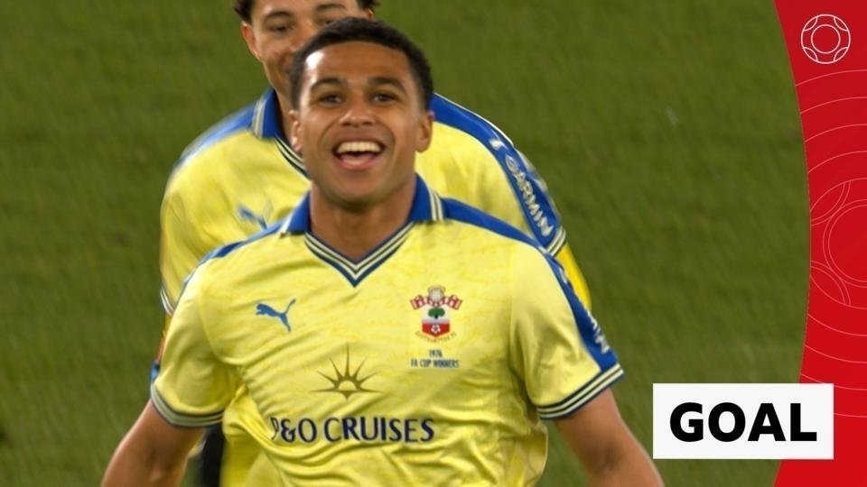 Charles scores late winner as Southampton beat Arsenal