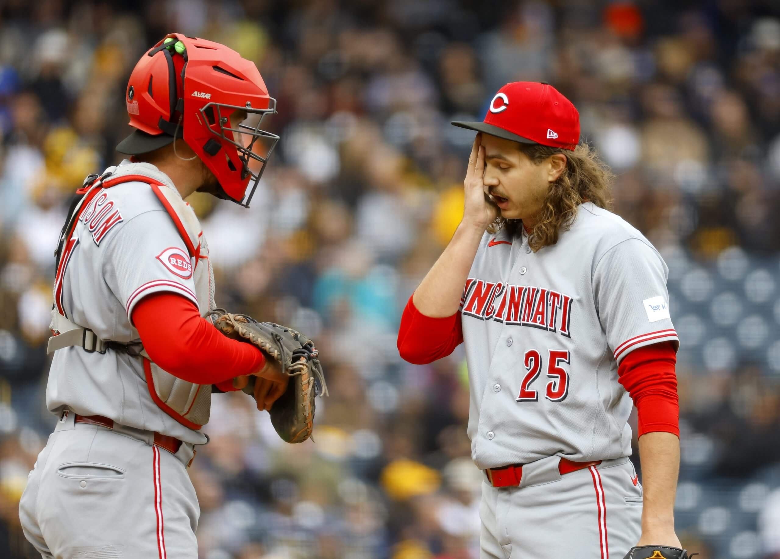 Reds Pitchers Match MLB Record with 7 Consecutive Walks vs Pirates