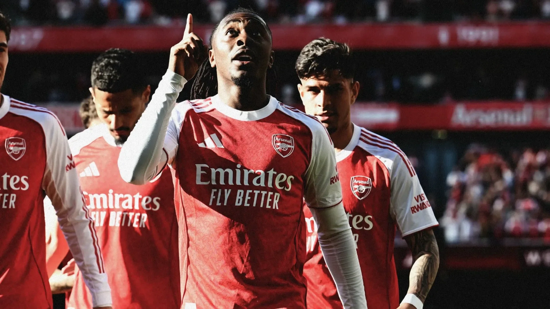 Eze's stunning long‑range strike lifts Arsenal to PL summit