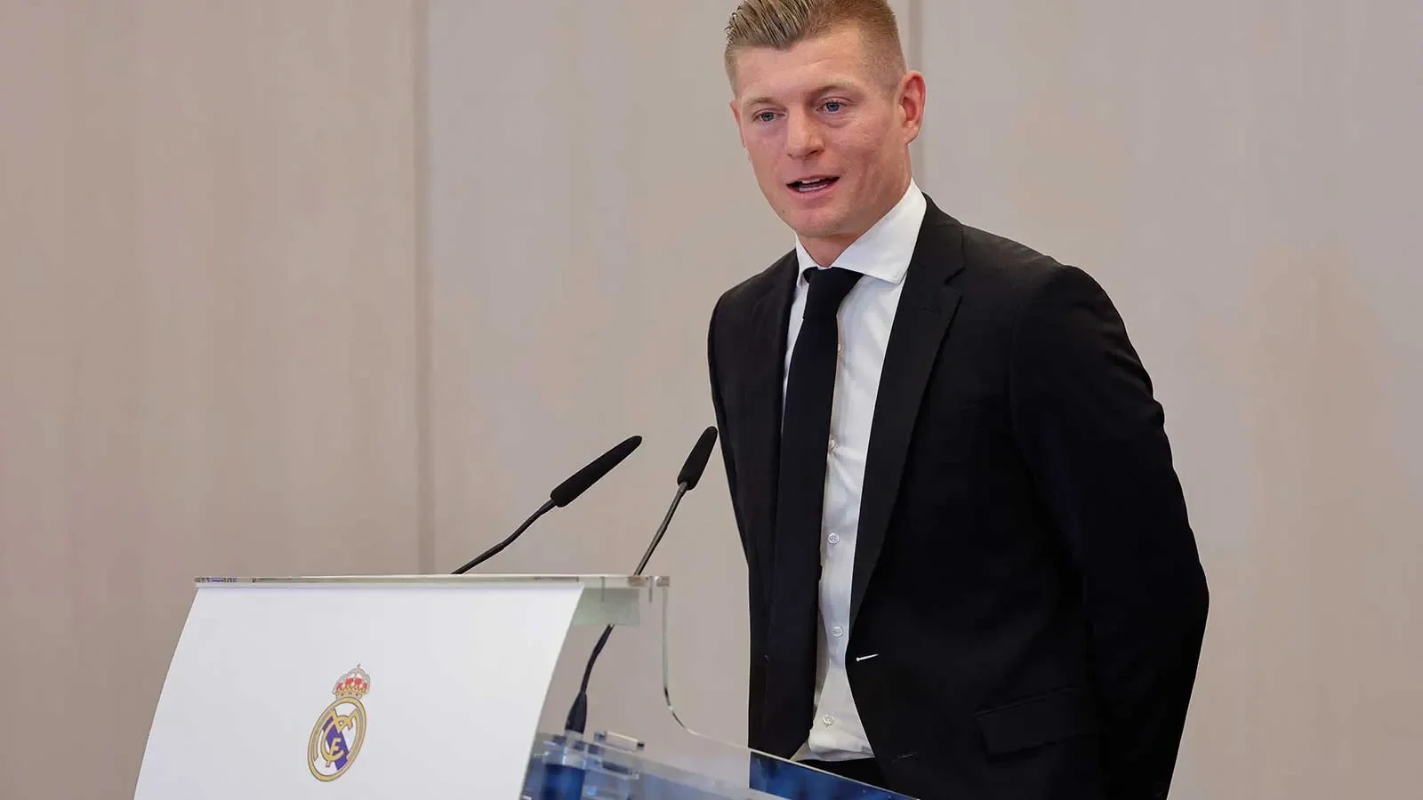 Toni Kroos Mulls Potential Return to Real Madrid as Club Considers Him for New Sporting Director Role